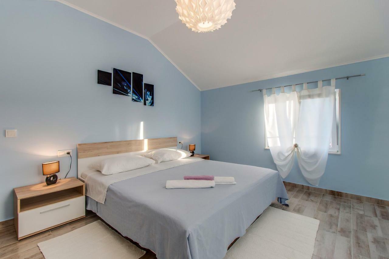 Apartman Leon & Rent A Quad Mali Lošinj Exterior foto