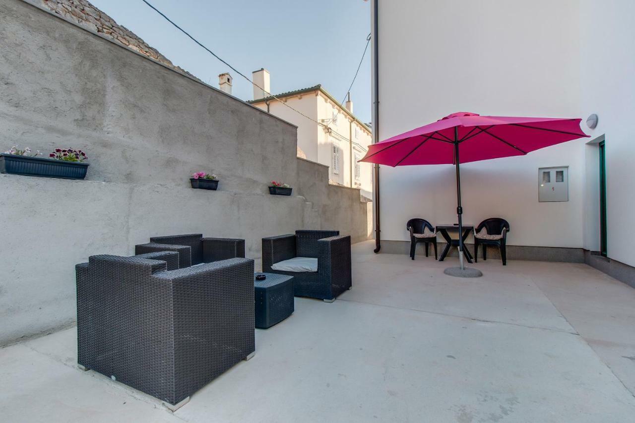 Apartman Leon & Rent A Quad Mali Lošinj Exterior foto