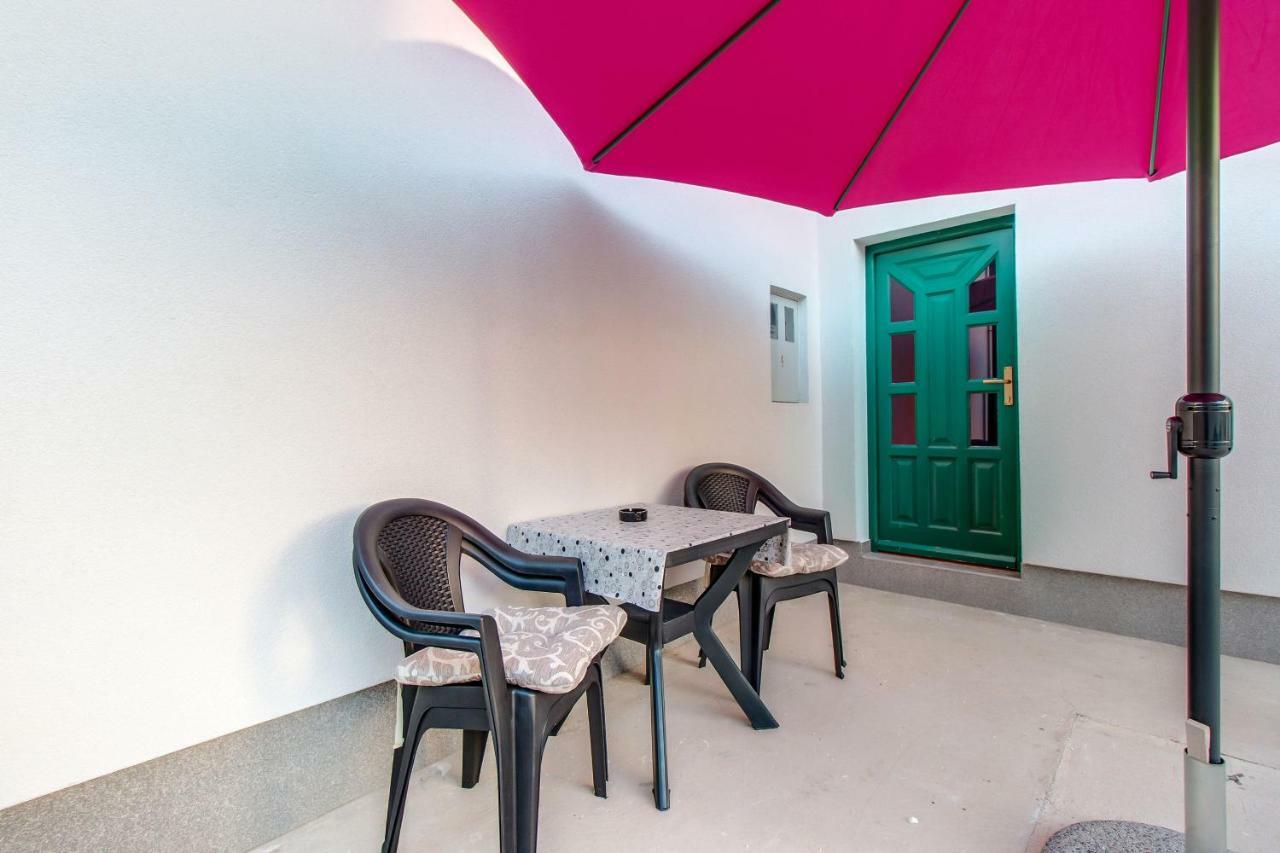 Apartman Leon & Rent A Quad Mali Lošinj Exterior foto